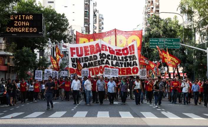 Arjantin’in başkenti Buenos Aires’te düzenlenen G20 Liderler Zirvesini protesto eden