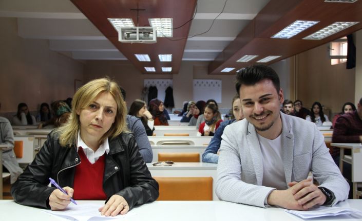 Çorum’da ilkokulu bitirdikten sonra çocuk yaşta evlendirilen ev hanımı Songül