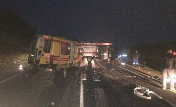 Rusya’nın Krasnodar bölgesine bağlı Labinsk şehrinde otomobil ile ambulans çarpıştı.