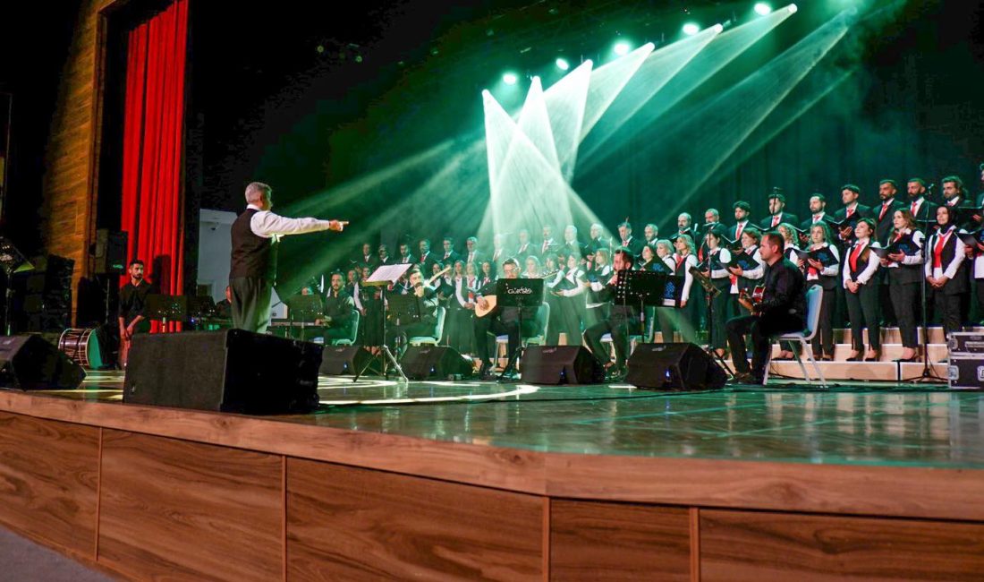 Erzincan Kardeşlik Korosu İlk Konserini Verdi