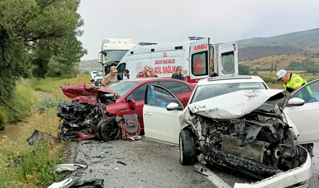 Trafik Kazasında 4 Kişi Yaralandı