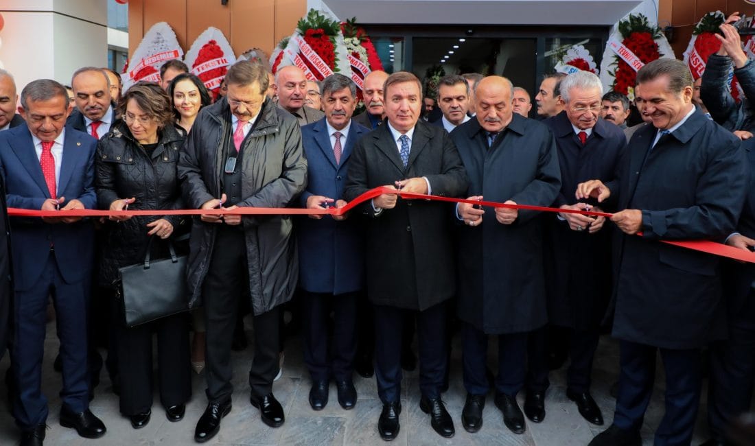 Düzenlenen açılış programına TOBB