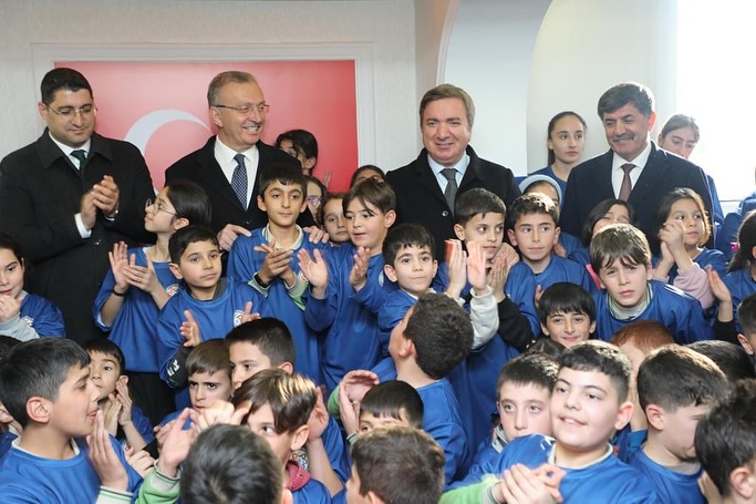 Tören, 13 Şubat Şehir Stadyumu'nda yer alan Değer Erzincan Projesi